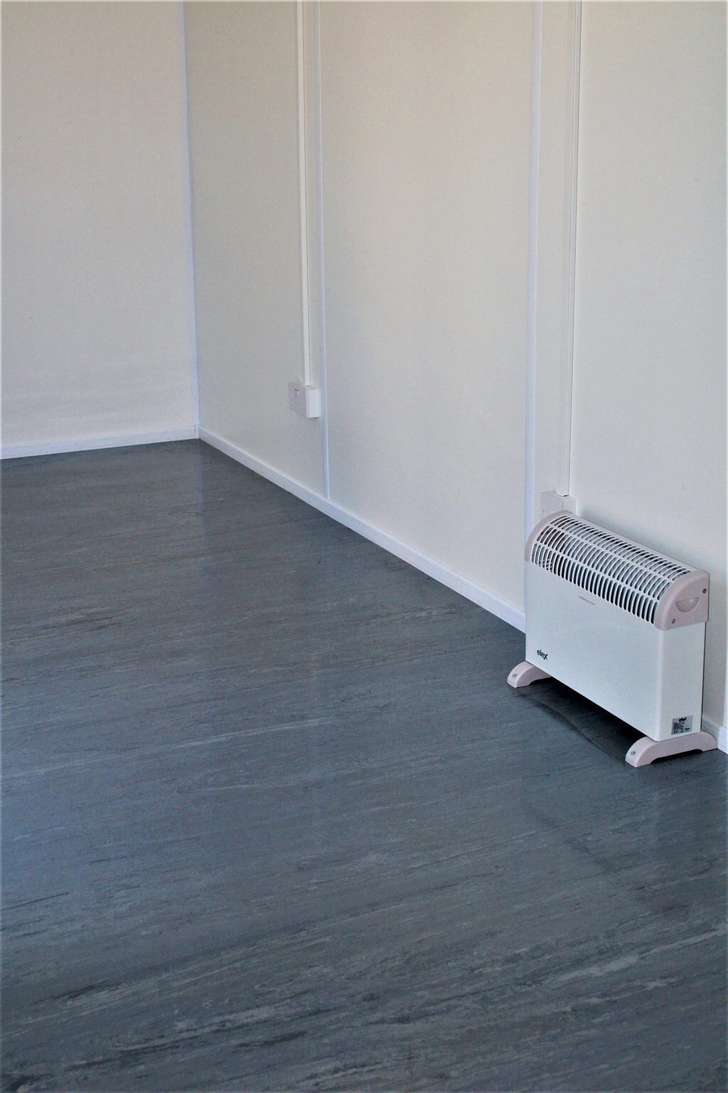 Contenedor de oficina de 20 Pies con 2 ventanas (Ref:1096)